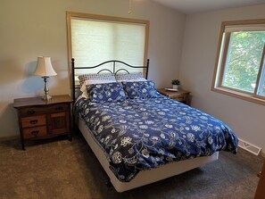 3 bedrooms, desk, travel cot, free WiFi