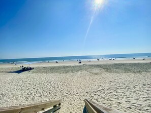 Una spiaggia nelle vicinanze