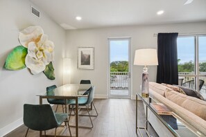 TV - 2 Bedroom Luxury Condo In Bywater New Orleans! (New Orleans)