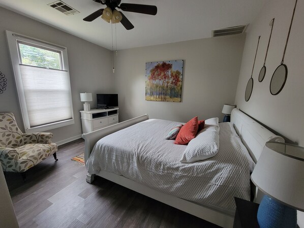 3 bedrooms, iron/ironing board, free WiFi, bed sheets