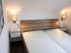 5 bedrooms, WiFi, bed sheets - House No. 36, Ferienhaus Deichgraf - Well-kept vacation home, fireplace, sauna, south (Wangerland)