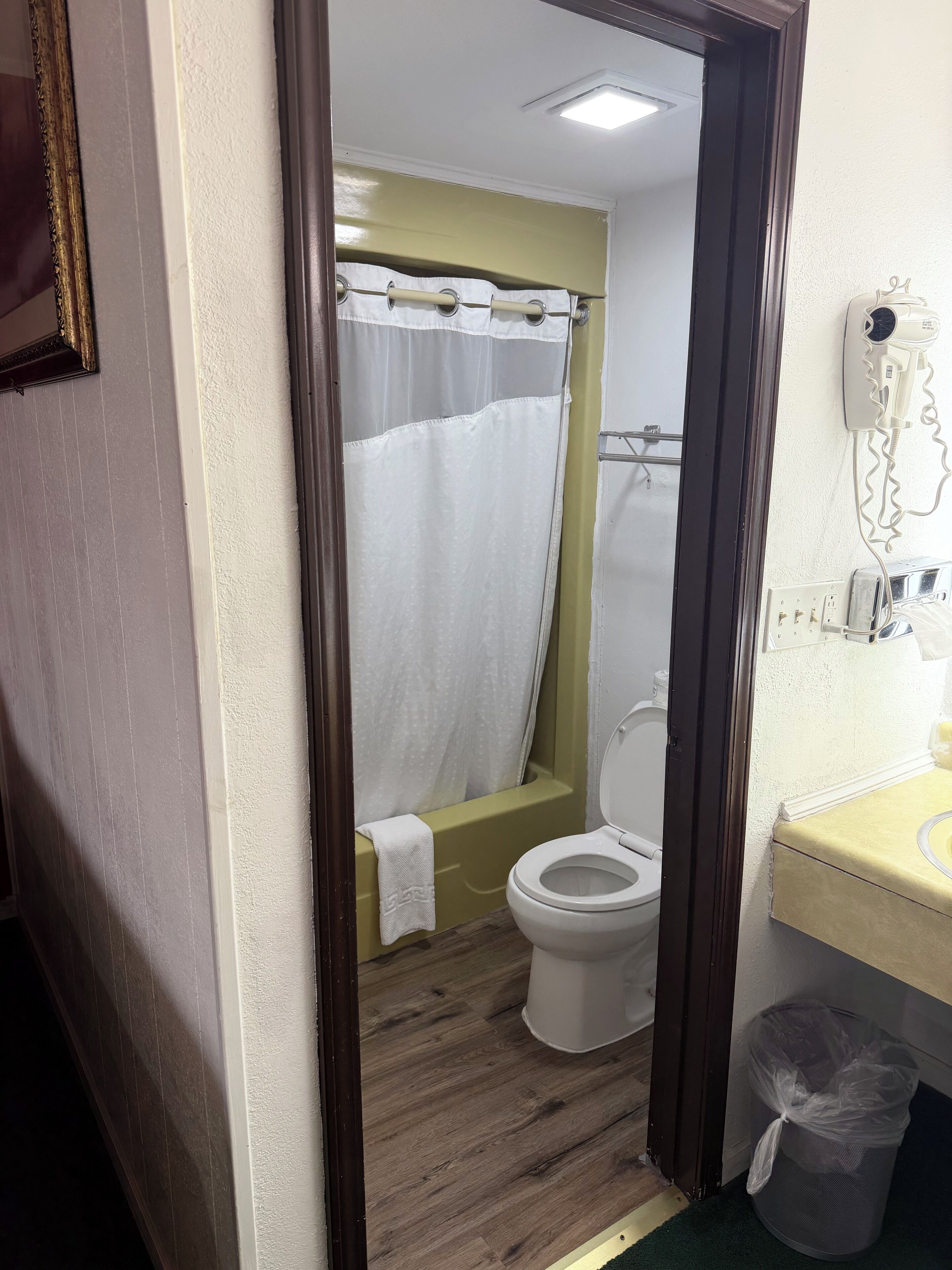 Two Queen Bed Non Smoking | Bathroom