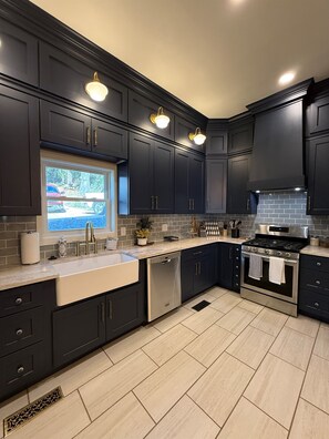 Fridge, microwave, oven, stovetop - Beautiful Historic Home near Downtown Hot Springs! (Hot Springs)