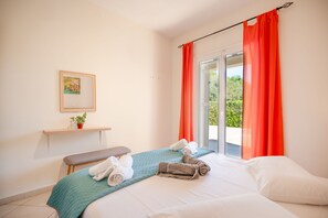 Spa - Luxury villa, heated pool, secluded in Saint Stefanos Sinies (Saint Stephanos N/E)