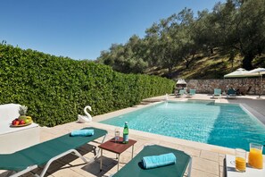 Et oppvarmet basseng