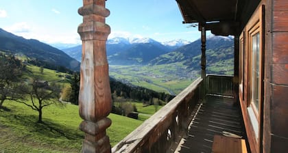 Schöne Wohnung in einem Ferienhaus mit W-LAN, TV, Balkon, Haustiere erlaubt und Parkplatz