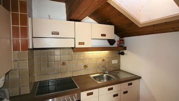 Mikrowelle, Ofen, Geschirrspüler, Toaster