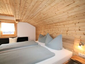 4 室のベッドルーム、旅行用ベビーベッド、WiFi (無料)