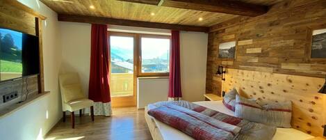 2 Schlafzimmer, Reisekinderbett, kostenloses WLAN