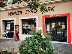 Exterior detail - Beautiful apartment for 2 people with WIFI, TV, balcony and pets allowed (Thun)