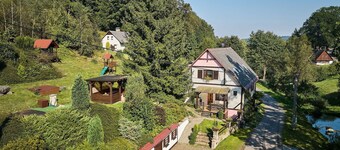 Cosy apartment in villa for 18 people with WIFI, pool, TV, patio and pets allowed