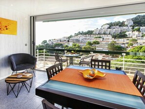 Dining - Cosy apartment for 4 guests with WIFI, A/C, TV and balcony (Sant Feliu De Guíxols)