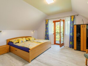 4 bedrooms, travel cot, free WiFi, bed sheets - Beautiful private villa for 8 guests with private pool, WIFI, TV and terrace (Balatonfüred)