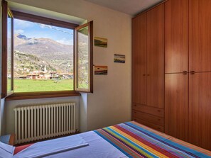 2 Schlafzimmer, Reisekinderbett, kostenloses WLAN, Bettwäsche