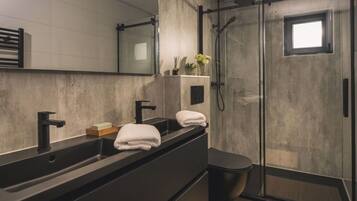 Countertop, Wood, Interior Design, Flooring, Wall, Floor, House, Ceiling, Building, Hardwood