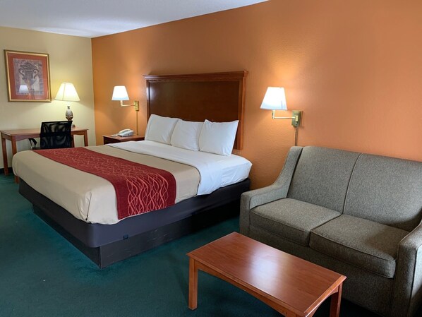 Tabla de planchar con plancha, wifi gratis y ropa de cama