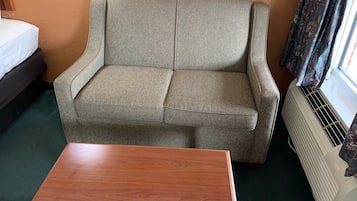 Deluxe Single Room | Iron/ironing board, free WiFi, bed sheets