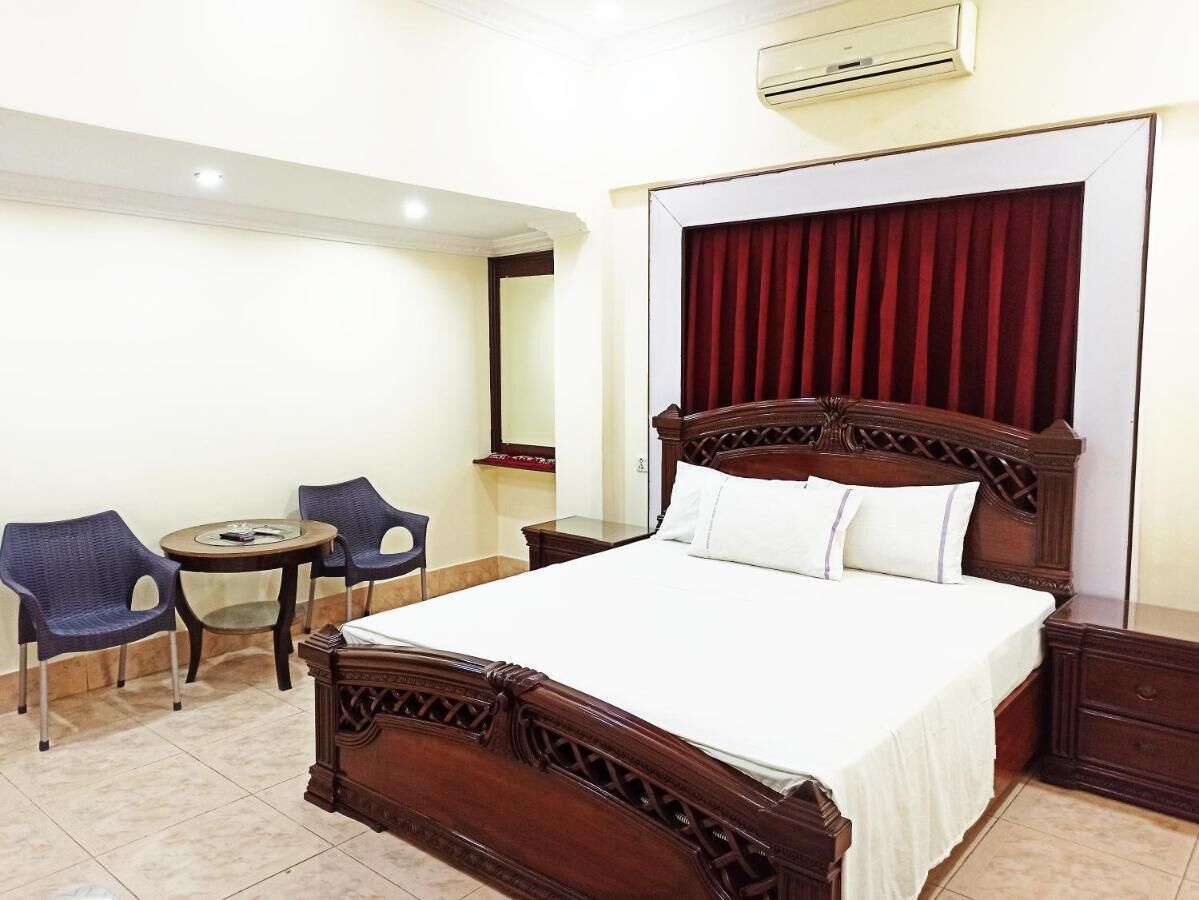 Deluxe Double or Twin Room | Iron/ironing board, free WiFi