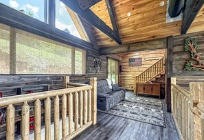 Smart TV, chimenea, videojuegos, mesa de ping pong