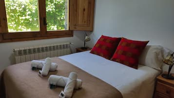 3 chambres, fer et planche Ă repasser, accĂšs Internet, draps fournis