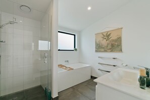 Badewanne, Haartrockner