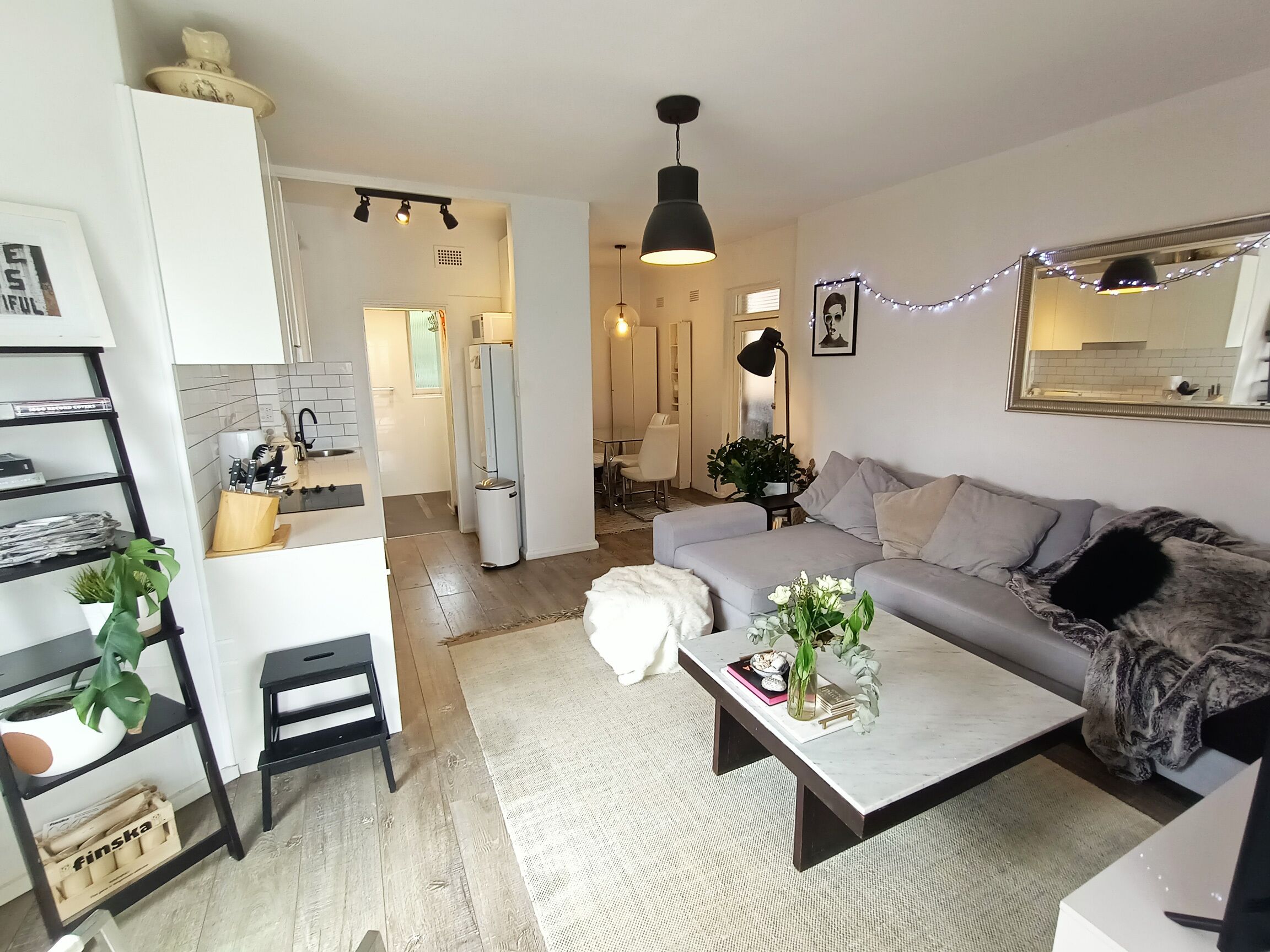 Light & Bright Comfortable Apartment Near 'The Spot', Randwick