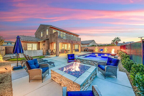 Terrace/patio - BIRDSEYE VIEW/5BR/3BA/POOL/GAME ROOM (Indio)