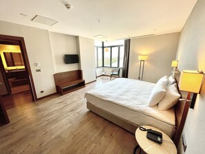 Grand Suite | Desk, soundproofing, free WiFi - Turkmen Riverside Hotel (Adana)