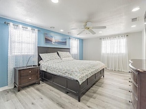 3 bedrooms, iron/ironing board, free WiFi, bed sheets