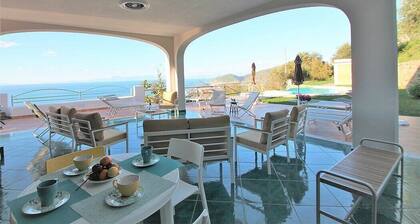Villa Gaia: A bright and sunny two-story villa located on the slope of a hill, facing the sea, with Free WI-FI.