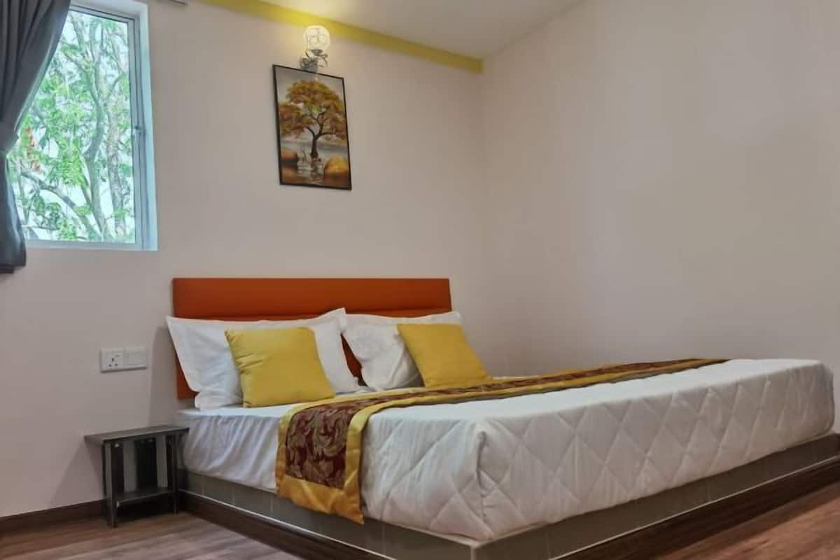 Desk, free WiFi, bed sheets