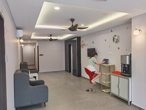 Lobby sitting area - Mornings Hotel (Sungai Petani)