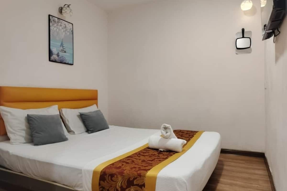 Työpöytä, ilmainen Wi-Fi, vuodevaatteet