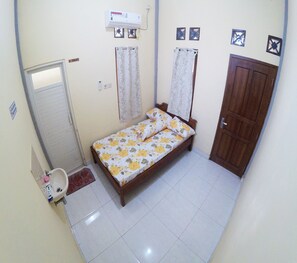 Standaard kamer, meerdere bedden, niet-roken, keuken | 6 slaapkamers, een bureau, beddengoed