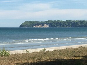 Unclassified image, 5 of 66, button