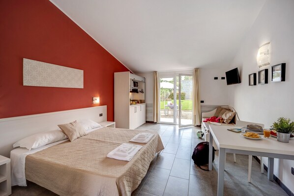 Free WiFi, bed sheets, wheelchair access