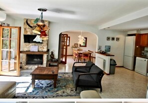 TV, fireplace, DVD player, table tennis