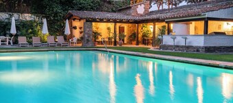 Stunning Villa 'Barcelona Country House' with Large Pool, Terrace A/C & Wi-Fi