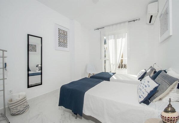 3 bedrooms, iron/ironing board, free WiFi, bed sheets