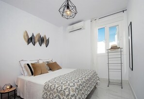 3 chambres, fer et planche à repasser, Wi-Fi gratuit