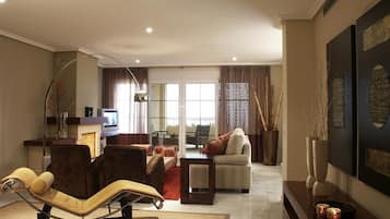 Fernseher, DVD-Player, Stereoanlage