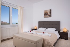 5 chambres, coffres-forts dans les chambres, fer et planche à repasser