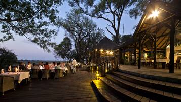 Breakfast, lunch, dinner served; local and international cuisine