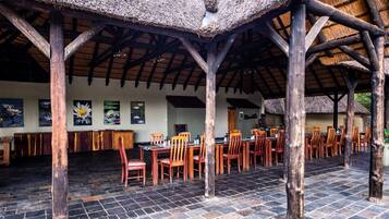 Desayuno buffet todos los días (con cargo)