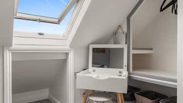 Cottage, Private Bathroom | Interior