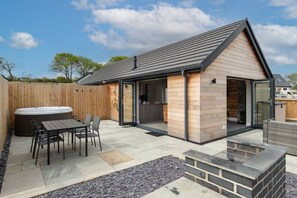 Exterior - Cedar Cottage (Tenby)
