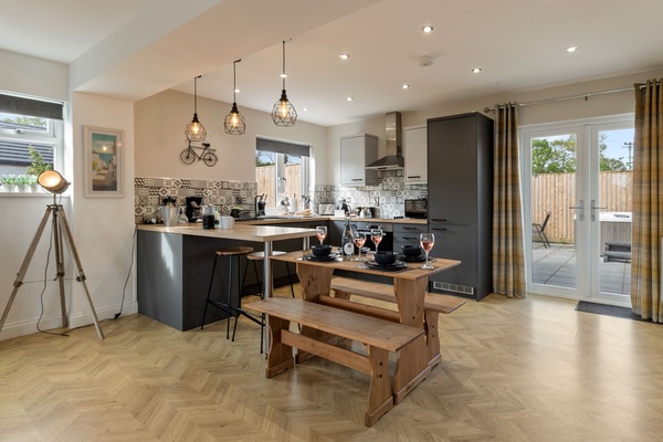 Panoramic Cottage, Private Bathroom | Shared kitchen | Highchair