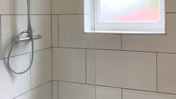 Maison Confort, salle de bains privée | Salle de bain