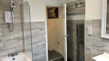 Comfort House, Private Bathroom | Bathroom