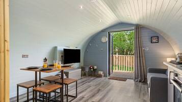 Cabin, Private Bathroom ((Max 2 Adults, 2 Child)) | Interior